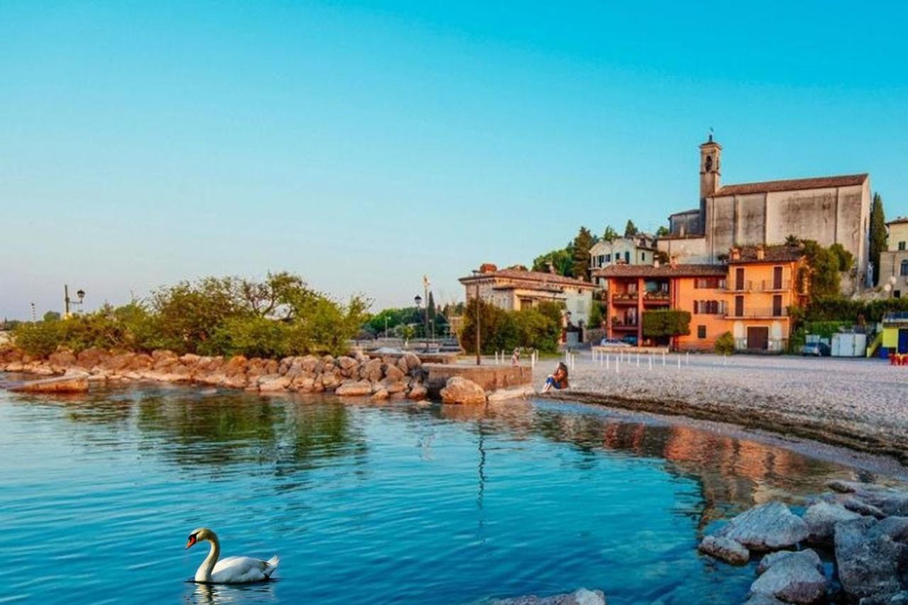 Luminoso Trilocale Con Piscina E Giardino Privato Apartamento Desenzano del Garda Exterior foto