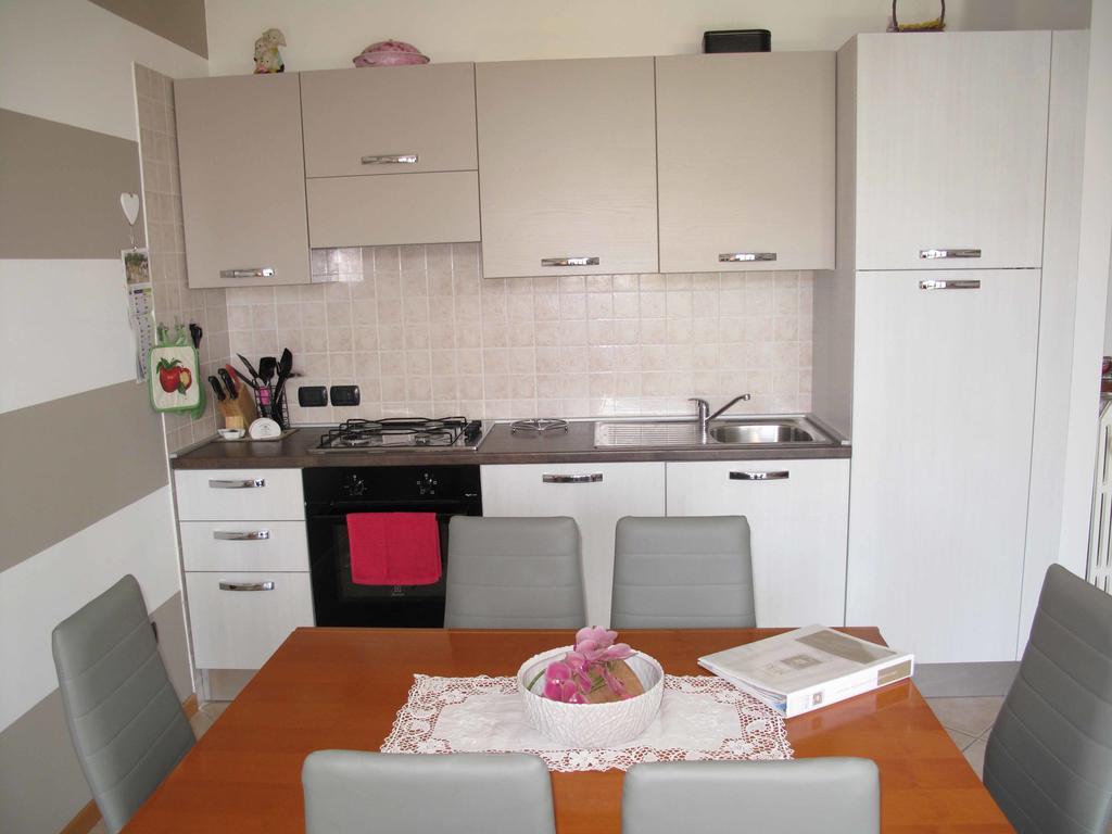 Luminoso Trilocale Con Piscina E Giardino Privato Apartamento Desenzano del Garda Exterior foto