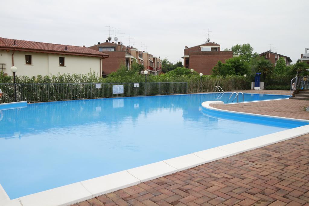 Luminoso Trilocale Con Piscina E Giardino Privato Apartamento Desenzano del Garda Exterior foto