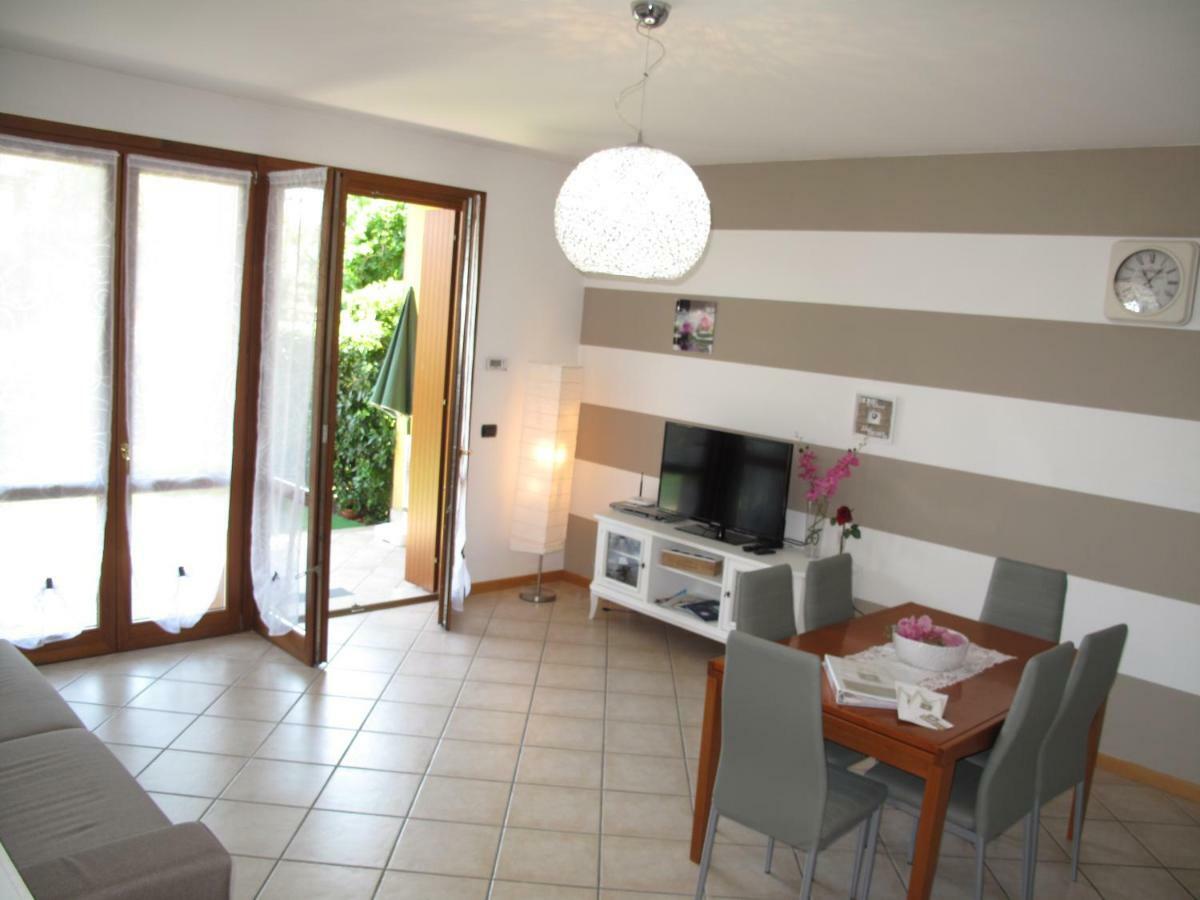 Luminoso Trilocale Con Piscina E Giardino Privato Apartamento Desenzano del Garda Exterior foto